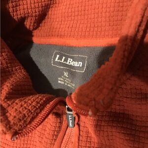 Very nice pull over LL Bean